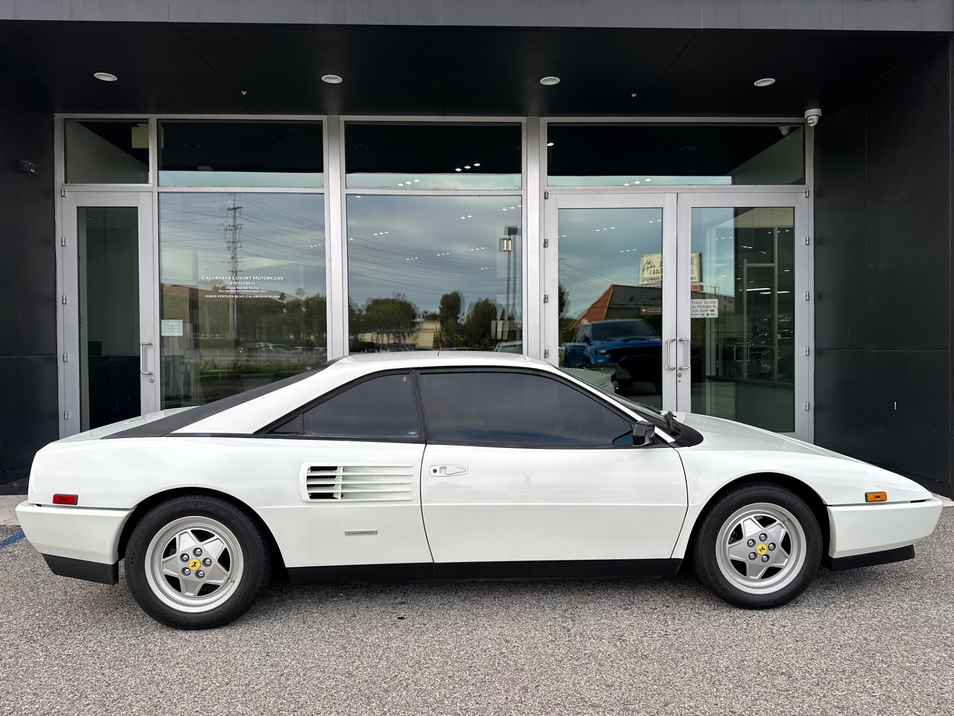 1989 Ferrari Mondial's photo
