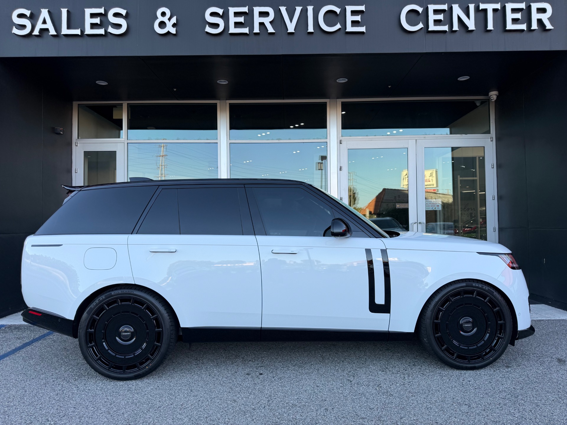2025 Land Rover Range Rover 4.4 SE SWB's photo