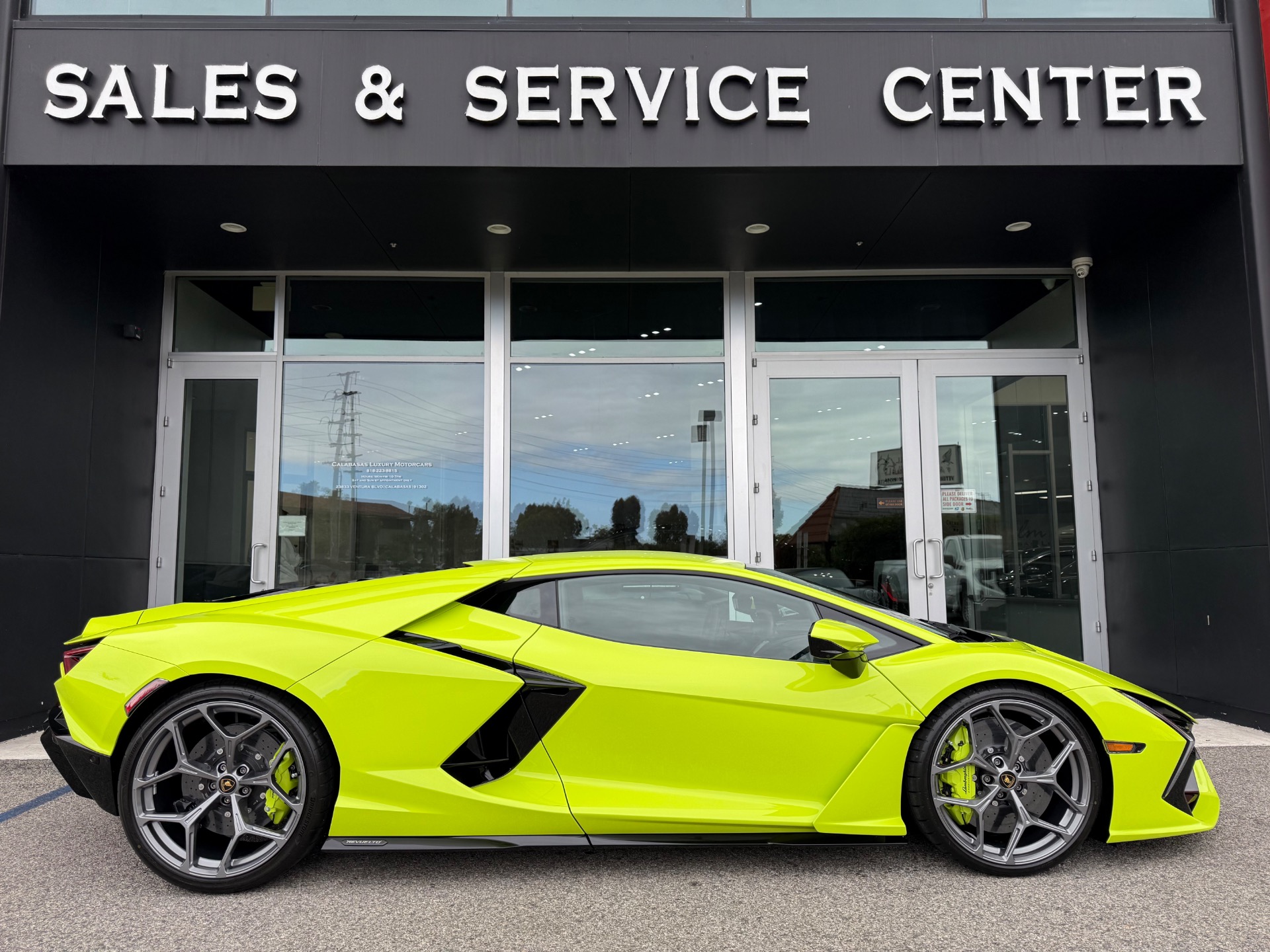 2025 Lamborghini Revuelto 6.5 DCT 4WD's photo