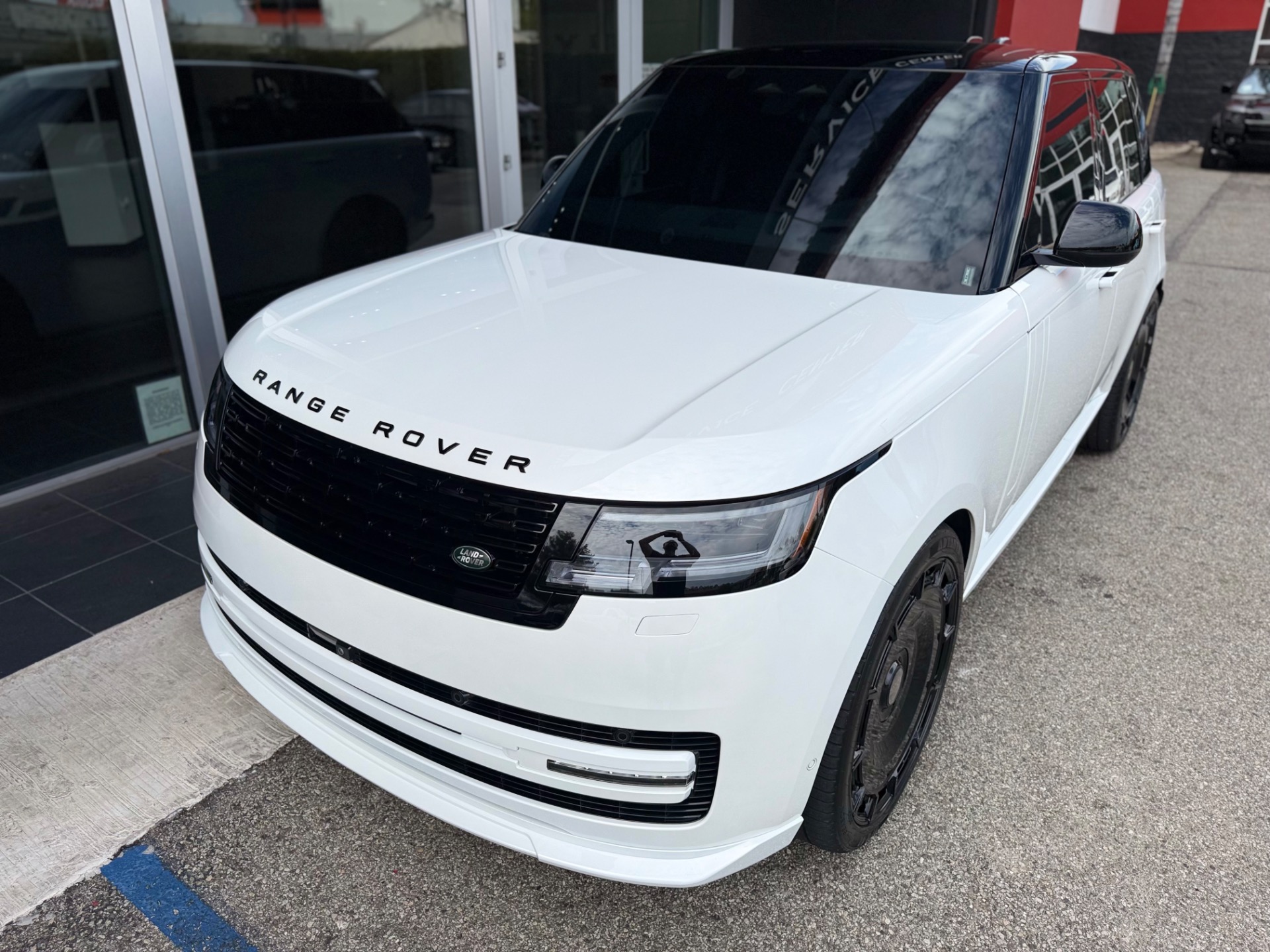 2025 Land Rover Range Rover SE - Photo 14