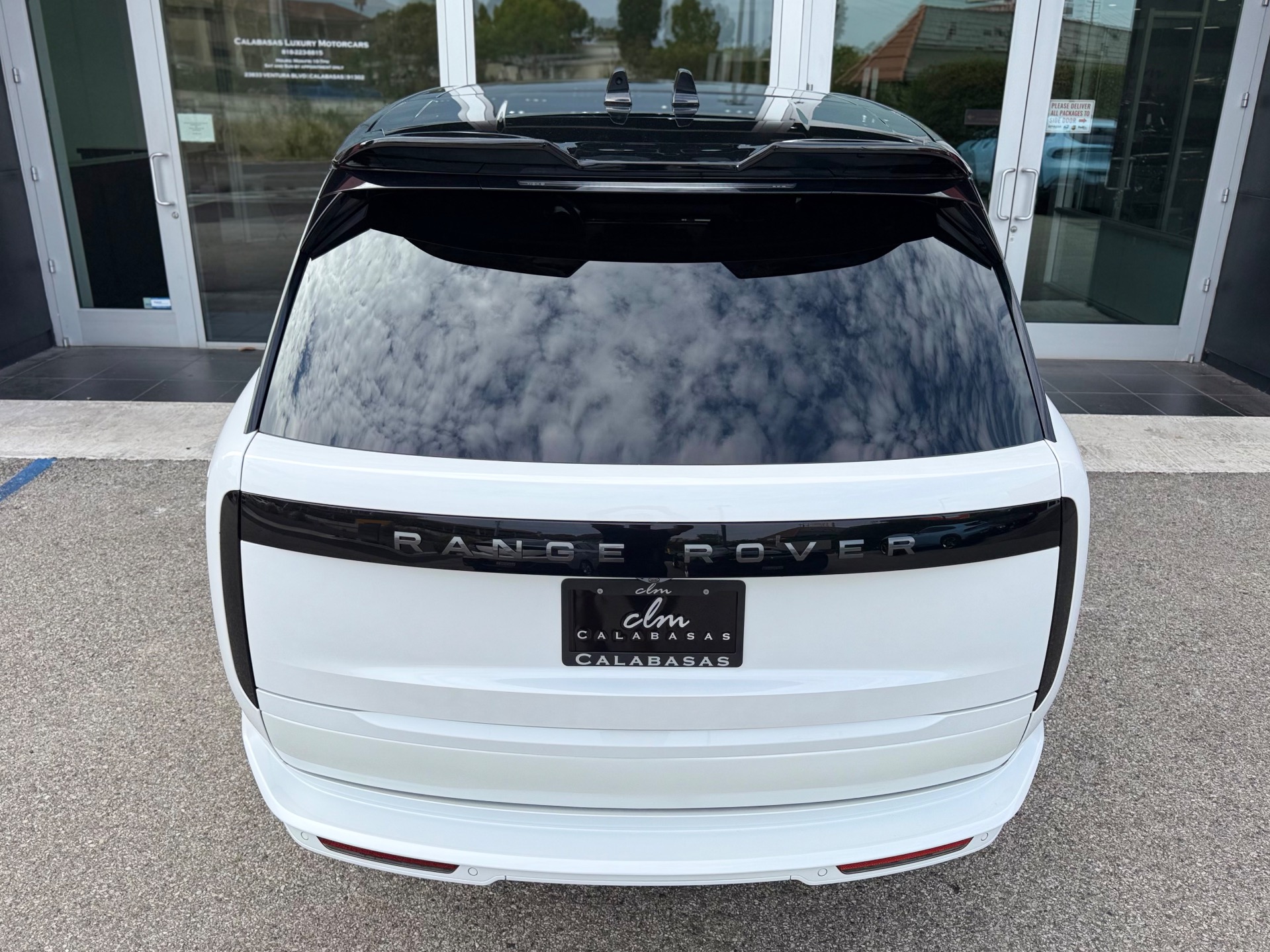 2025 Land Rover Range Rover SE - Photo 18