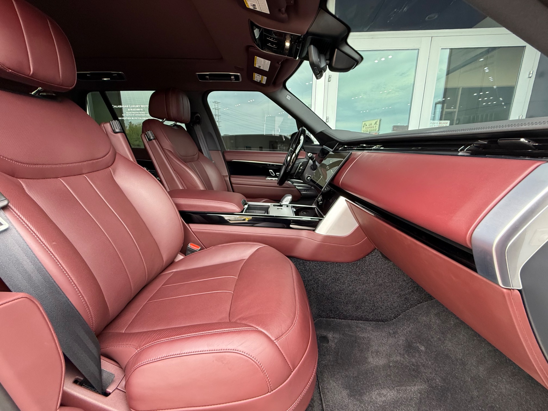 2025 Land Rover Range Rover SE - Photo 23