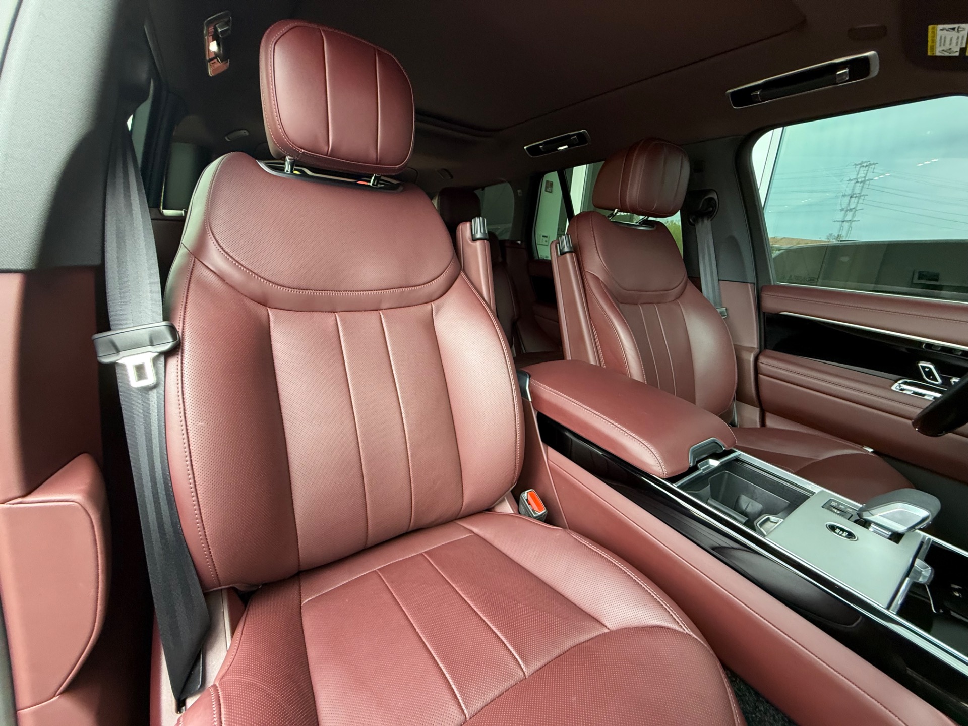 2025 Land Rover Range Rover SE - Photo 25