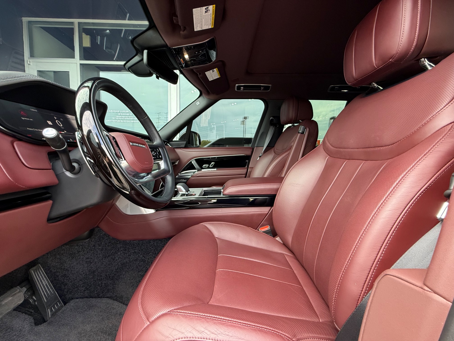 2025 Land Rover Range Rover SE - Photo 29