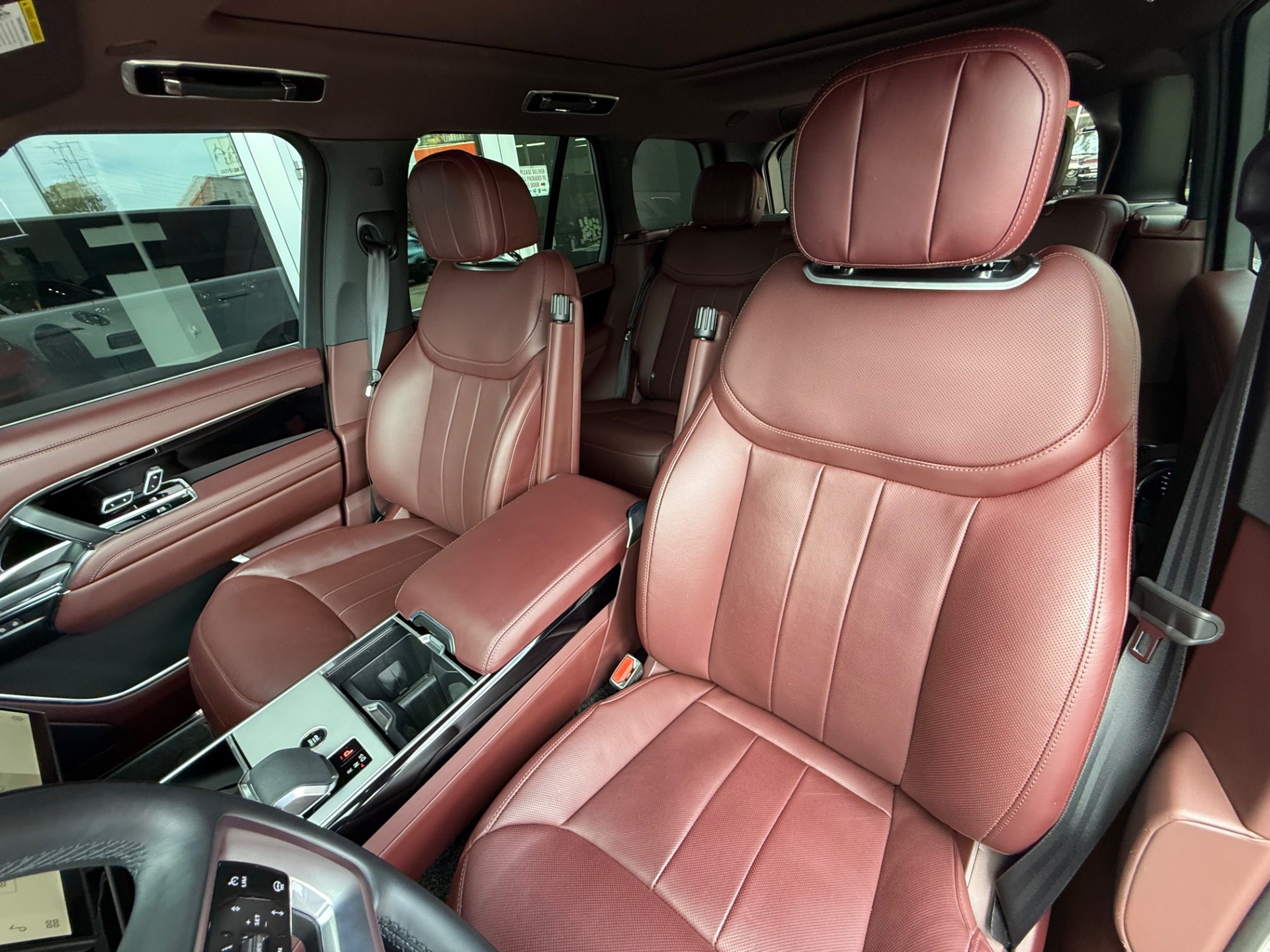 2025 Land Rover Range Rover SE - Photo 30