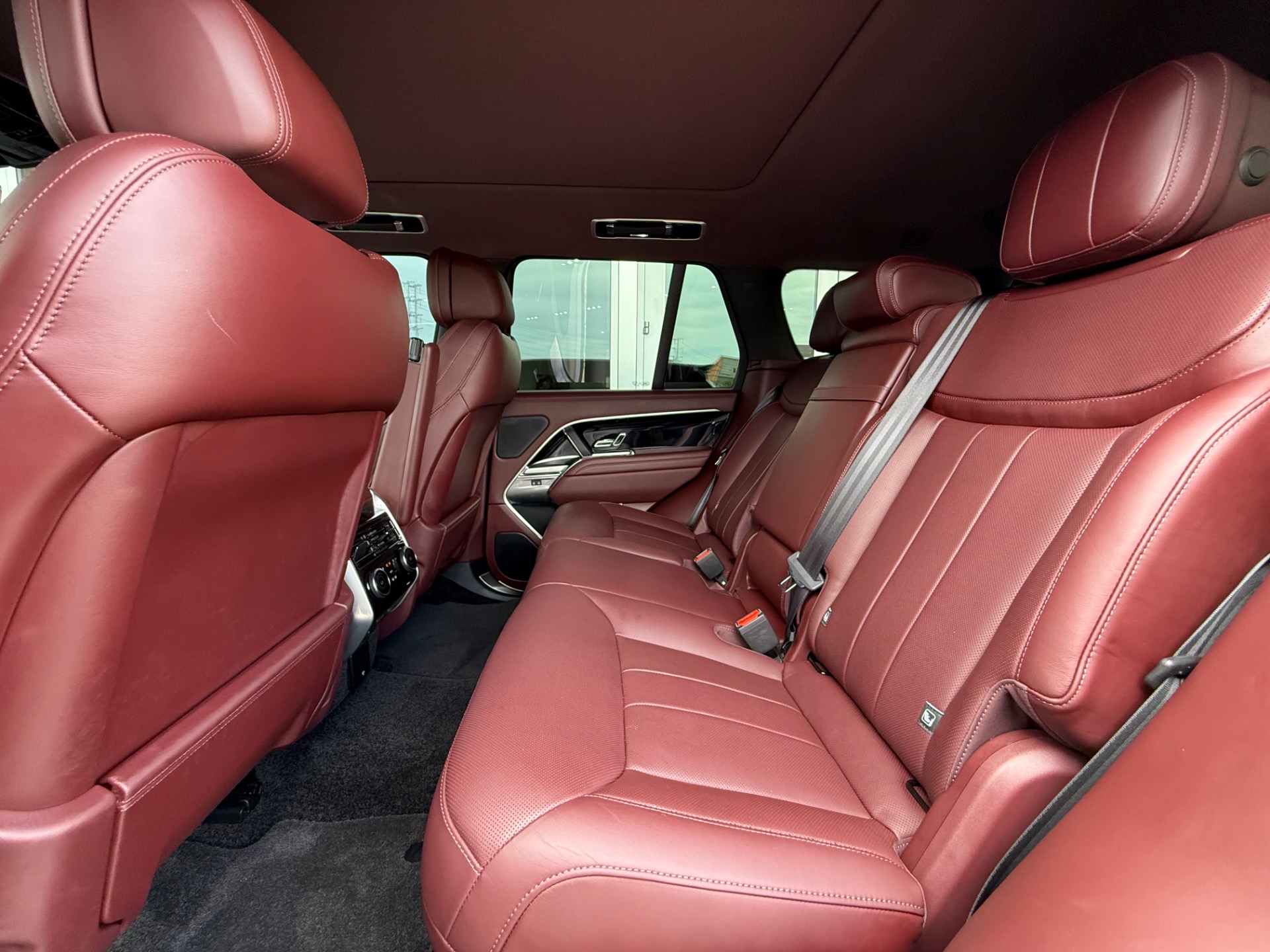 2025 Land Rover Range Rover SE - Photo 32