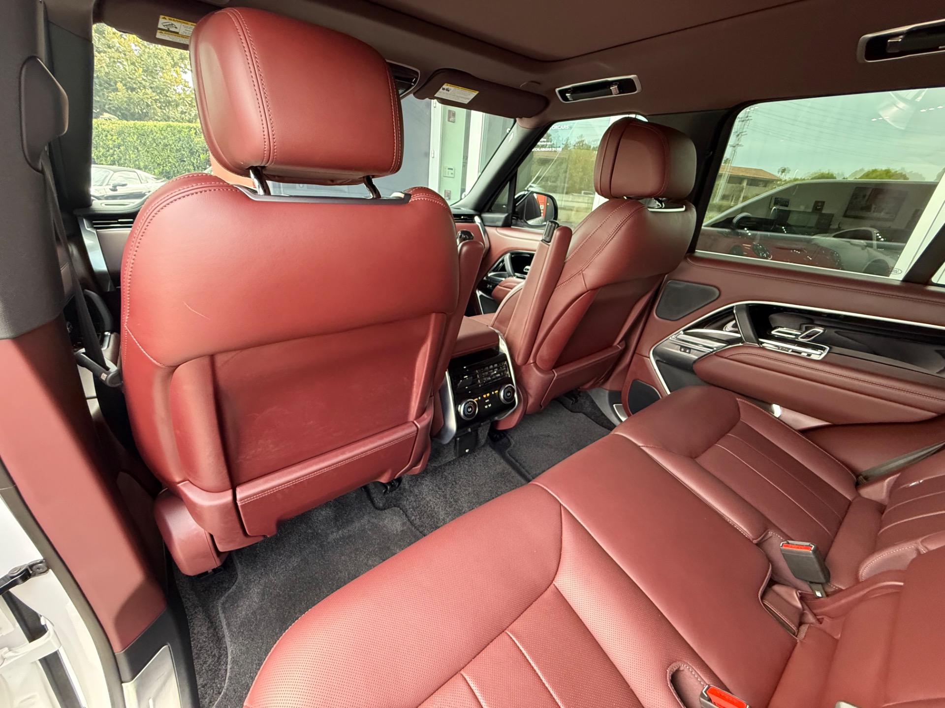 2025 Land Rover Range Rover SE - Photo 33