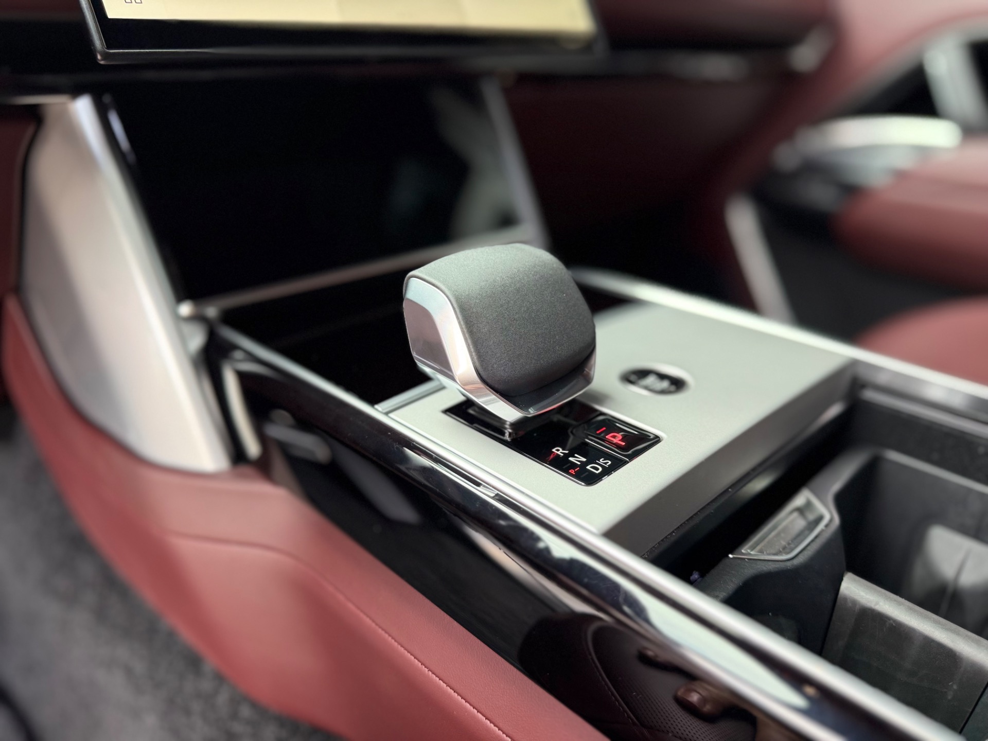 2025 Land Rover Range Rover SE - Photo 44