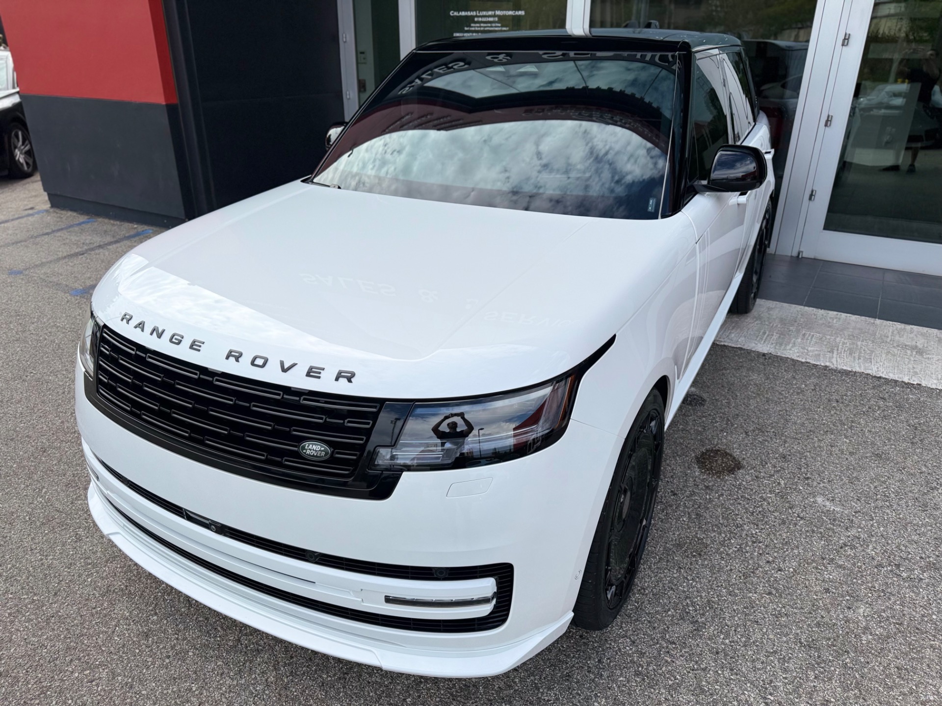 2025 Land Rover Range Rover SE - Photo 9